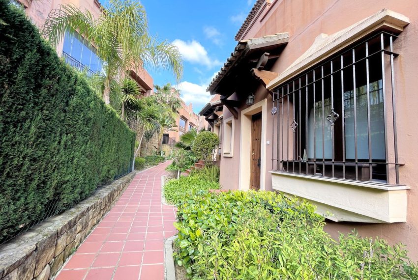 R5427274-House-For-Sale-Estepona-Semi-Detached-House-3-Beds-204-Built-2