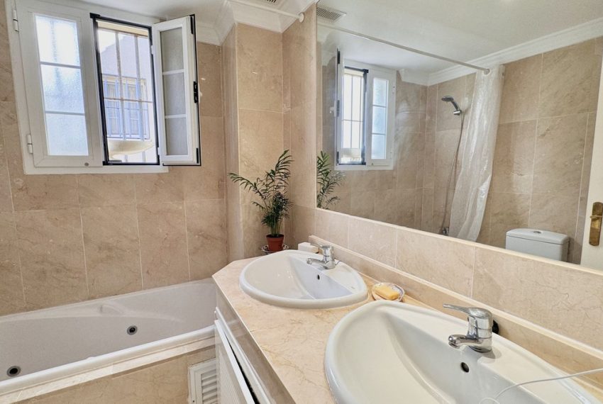 R4647184-House-For-Sale-Puerto-Banus-Townhouse-4-Beds-232-Built-17