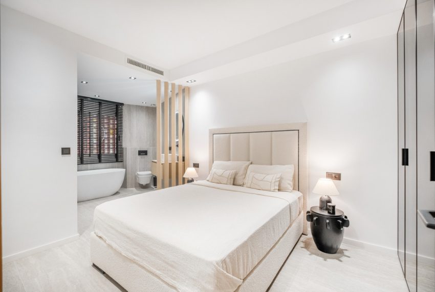 R4904944-Apartment-For-Sale-Estepona-Middle-Floor-Apartment-3-Beds-150-Built-16