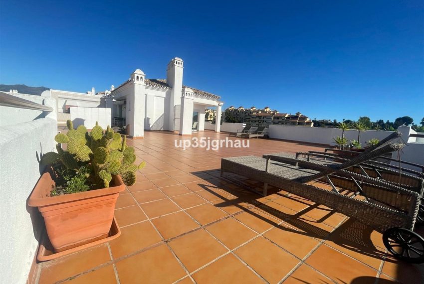R4921822-Apartment-For-Sale-Estepona-Penthouse-4-Beds-155-Built-2