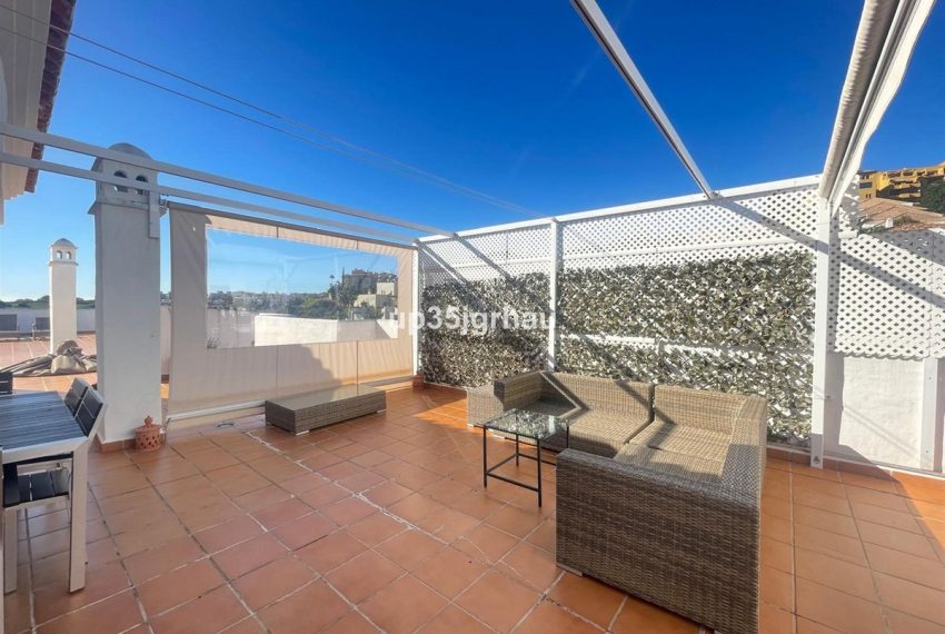 R4921822-Apartment-For-Sale-Estepona-Penthouse-4-Beds-155-Built-4