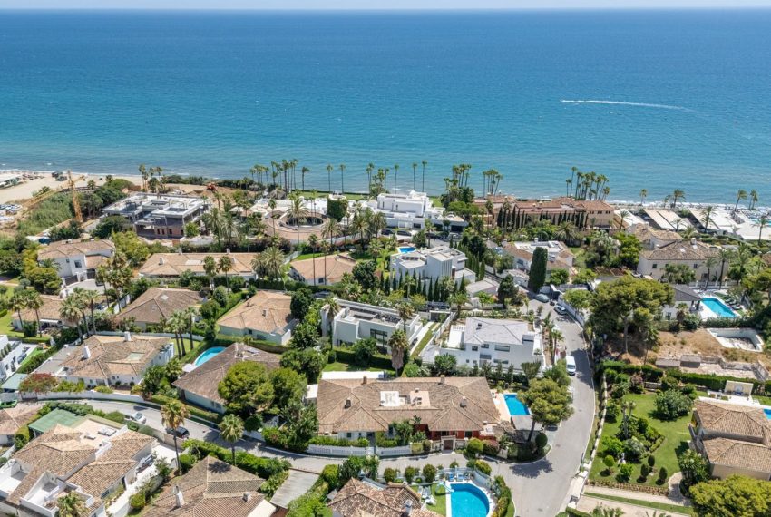 R5122906-House-For-Sale-Los-Monteros-Semi-Detached-House-7-Beds-238-Built
