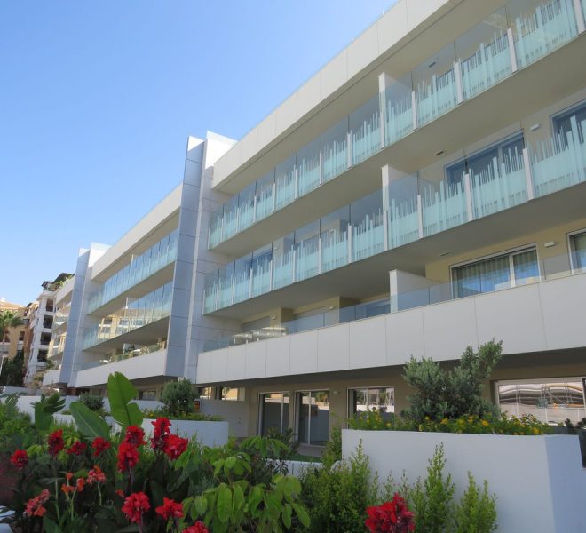 R5167516-Image 1-Middle Floor Apartment - 3 Beds - 121 Built