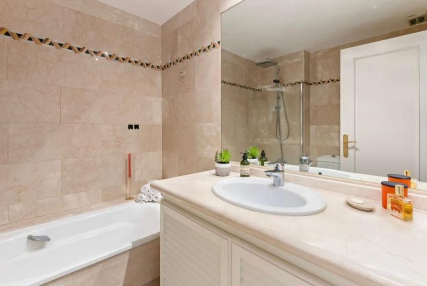 R5200120-Apartment-For-Sale-Nueva-Andalucia-Middle-Floor-Apartment-2-Beds-100-Built-13