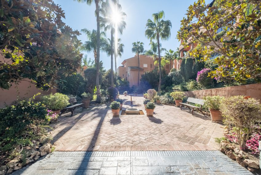 R5236798-Apartment-For-Sale-The-Golden-Mile-Penthouse-3-Beds-241-Built-18