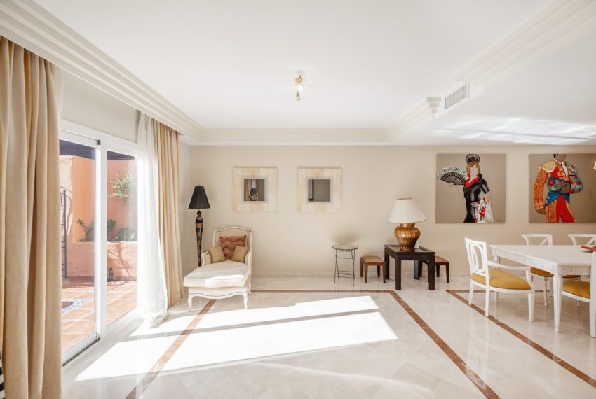 R5236798-Apartment-For-Sale-The-Golden-Mile-Penthouse-3-Beds-241-Built-2