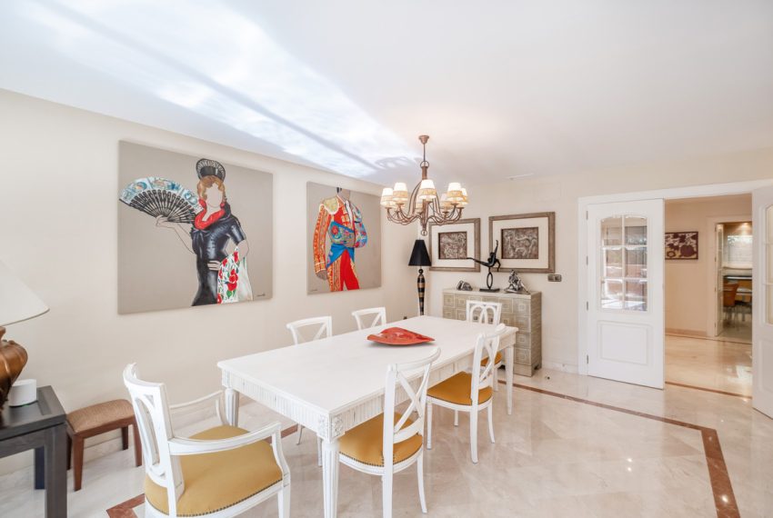R5236798-Apartment-For-Sale-The-Golden-Mile-Penthouse-3-Beds-241-Built-3