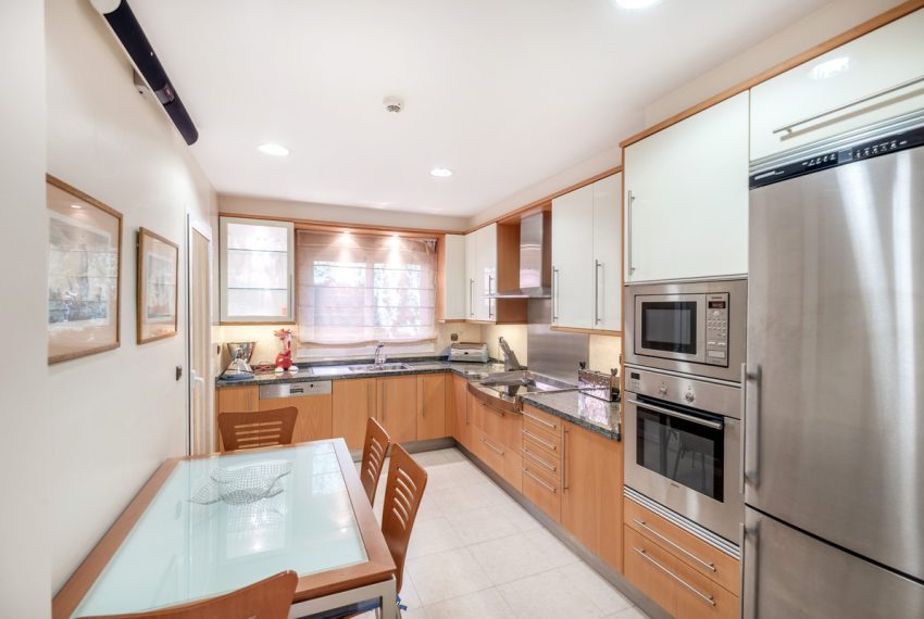 R5236798-Apartment-For-Sale-The-Golden-Mile-Penthouse-3-Beds-241-Built-7
