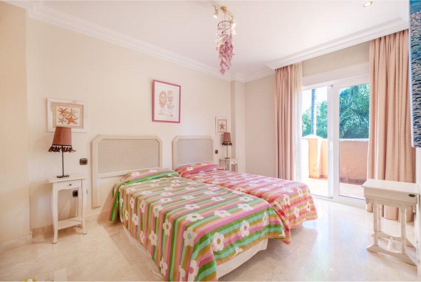 R5236798-Apartment-For-Sale-The-Golden-Mile-Penthouse-3-Beds-241-Built-8
