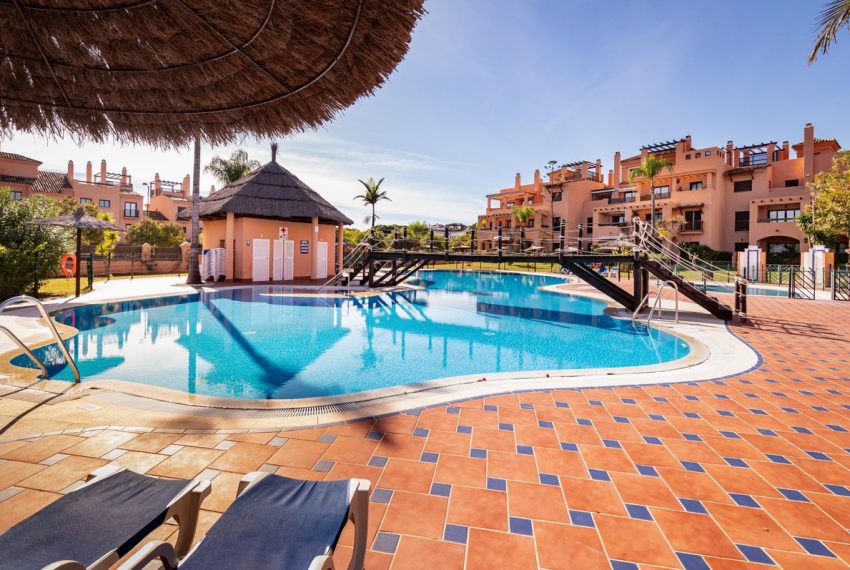 R5272672-Apartment-For-Sale-Hacienda-del-Sol-Middle-Floor-Apartment-4-Beds-209-Built
