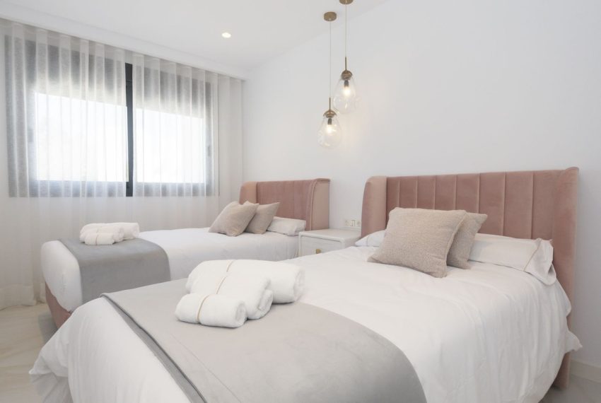 R5358454-House-For-Sale-Nueva-Andalucia-Townhouse-4-Beds-177-Built-19