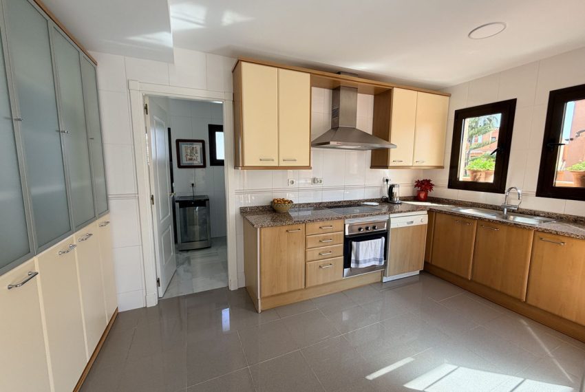 R5365111-Apartment-For-Sale-Hacienda-del-Sol-Penthouse-Duplex-4-Beds-203-Built-14