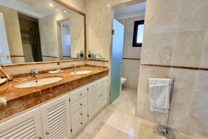 R5365111-Apartment-For-Sale-Hacienda-del-Sol-Penthouse-Duplex-4-Beds-203-Built-15
