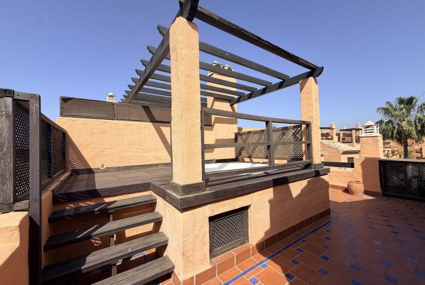 R5365111-Apartment-For-Sale-Hacienda-del-Sol-Penthouse-Duplex-4-Beds-203-Built-2