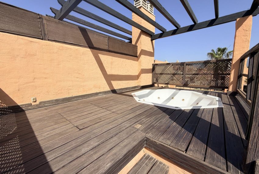 R5365111-Apartment-For-Sale-Hacienda-del-Sol-Penthouse-Duplex-4-Beds-203-Built-3