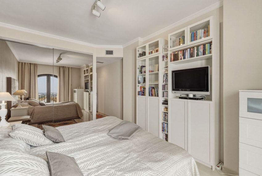 R5379073-Apartment-For-Sale-Los-Arqueros-Penthouse-2-Beds-110-Built-5
