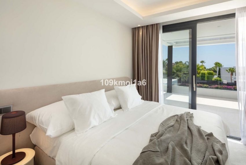 R5387074-House-For-Sale-Nueva-Andalucia-Detached-Villa-5-Beds-486-Built-19