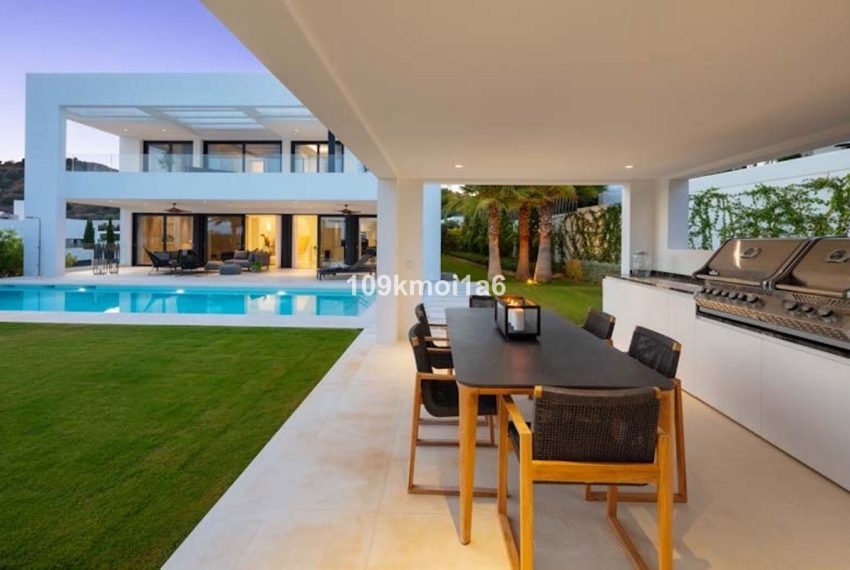 R5387074-House-For-Sale-Nueva-Andalucia-Detached-Villa-5-Beds-486-Built-4