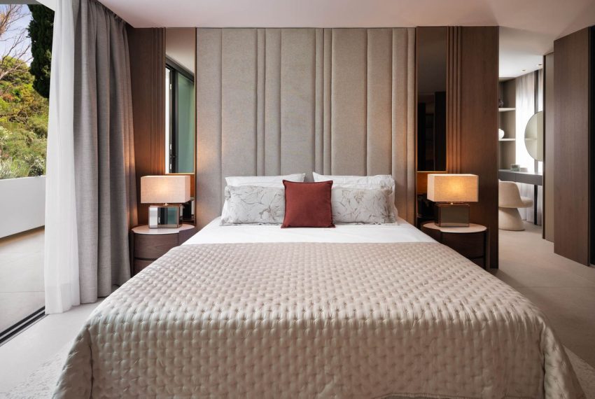 R5393245-Apartment-For-Sale-The-Golden-Mile-Penthouse-4-Beds-230-Built-13