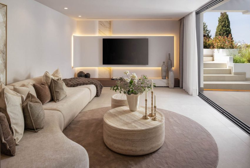 R5393245-Apartment-For-Sale-The-Golden-Mile-Penthouse-4-Beds-230-Built-2