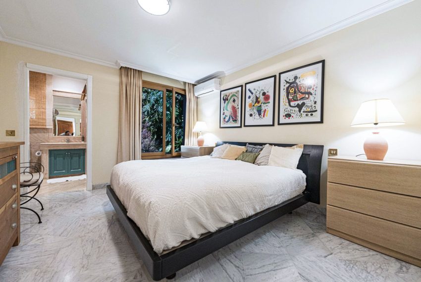 R5395165-Apartment-For-Sale-The-Golden-Mile-Ground-Floor-Apartment-3-Beds-191-Built-10
