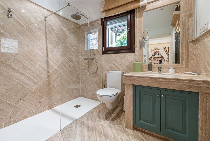 R5395165-Apartment-For-Sale-The-Golden-Mile-Ground-Floor-Apartment-3-Beds-191-Built-13