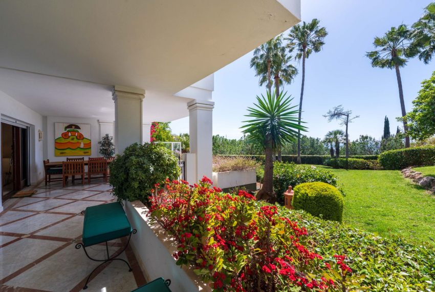 R5395165-Apartment-For-Sale-The-Golden-Mile-Ground-Floor-Apartment-3-Beds-191-Built-2