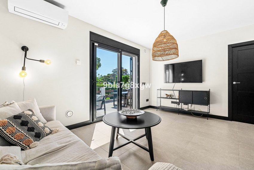 R5399758-Apartment-For-Sale-Nueva-Andalucia-Ground-Floor-Apartment-2-Beds-65-Built-5