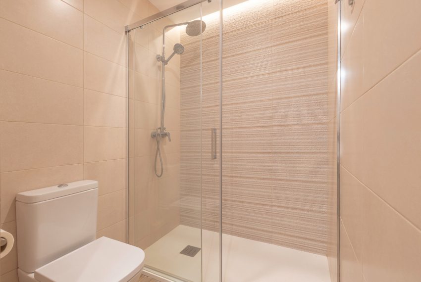 R5400331-Apartment-For-Sale-The-Golden-Mile-Middle-Floor-Apartment-2-Beds-150-Built-11