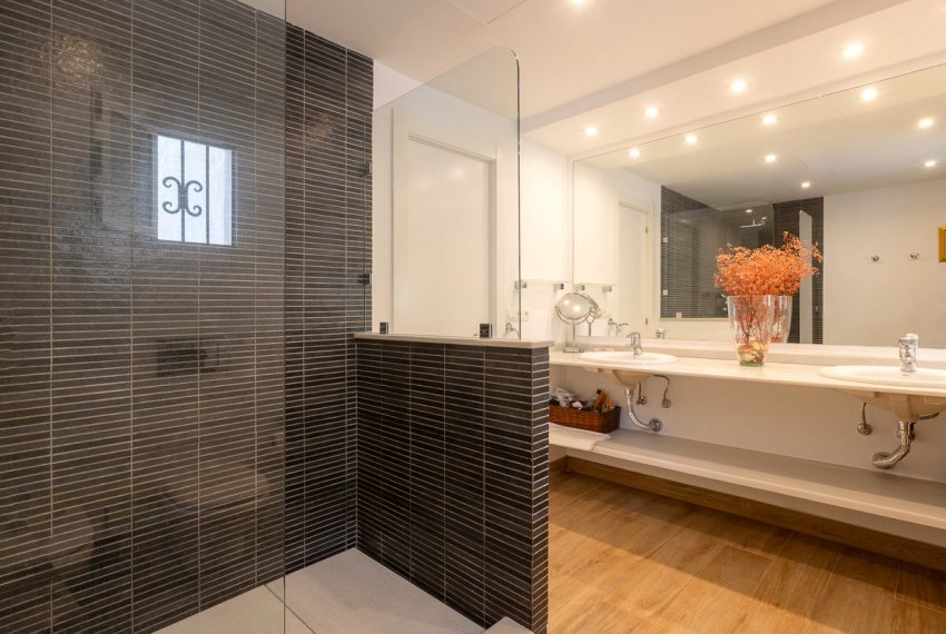 R5400331-Apartment-For-Sale-The-Golden-Mile-Middle-Floor-Apartment-2-Beds-150-Built-9
