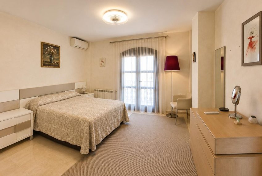 R5414437-House-For-Sale-Guadalmina-Alta-Detached-Villa-5-Beds-300-Built-9