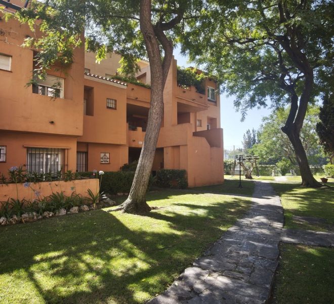 R5423311-Image 1-Ground Floor Apartment - 2 Beds - 104 Built