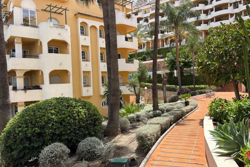 R5424166-Apartment-For-Sale-Aloha-Ground-Floor-Apartment-3-Beds-130-Built-2