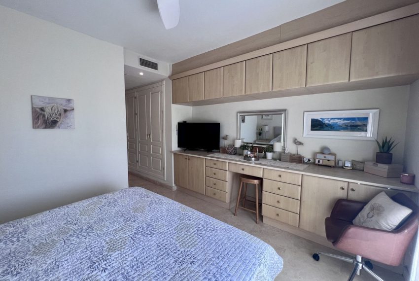 R5426017-House-For-Sale-El-Paraiso-Townhouse-3-Beds-180-Built-15