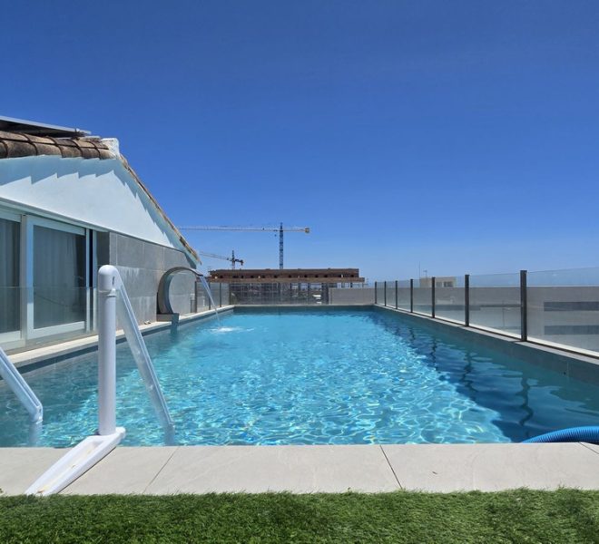 R5426854-Image 1-Penthouse Duplex - 4 Beds - 338 Built