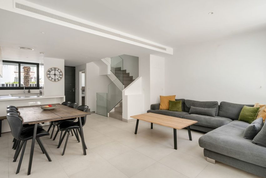 R5427250-House-For-Sale-Estepona-Townhouse-4-Beds-178-Built-3