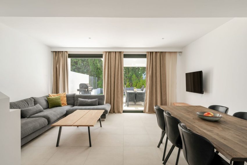 R5427250-House-For-Sale-Estepona-Townhouse-4-Beds-178-Built-4