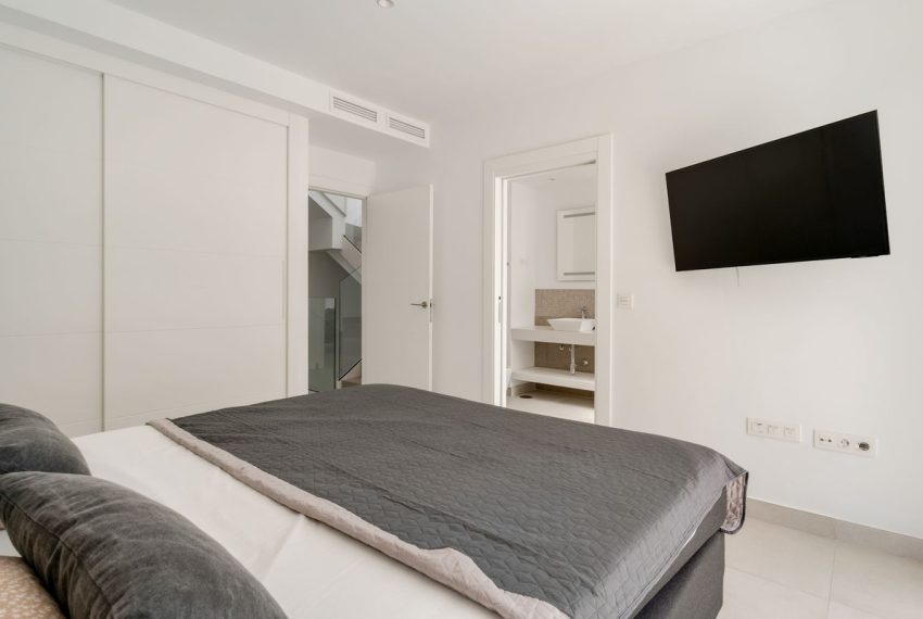 R5427250-House-For-Sale-Estepona-Townhouse-4-Beds-178-Built-9
