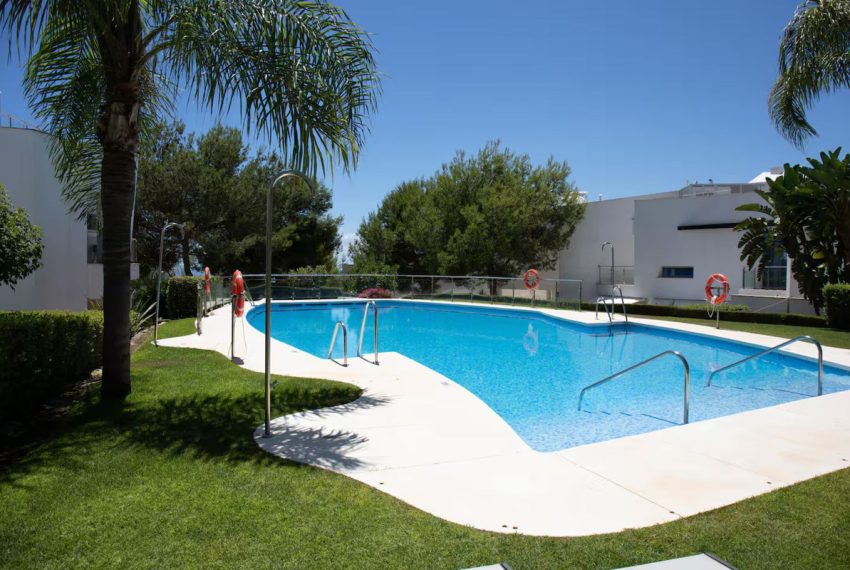 R5427346-House-For-Sale-Sierra-Blanca-Townhouse-2-Beds-204-Built-2