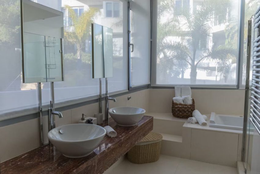 R5427346-House-For-Sale-Sierra-Blanca-Townhouse-2-Beds-204-Built-4