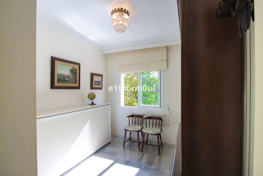 R5427409-Apartment-For-Sale-The-Golden-Mile-Middle-Floor-Apartment-3-Beds-131-Built-10