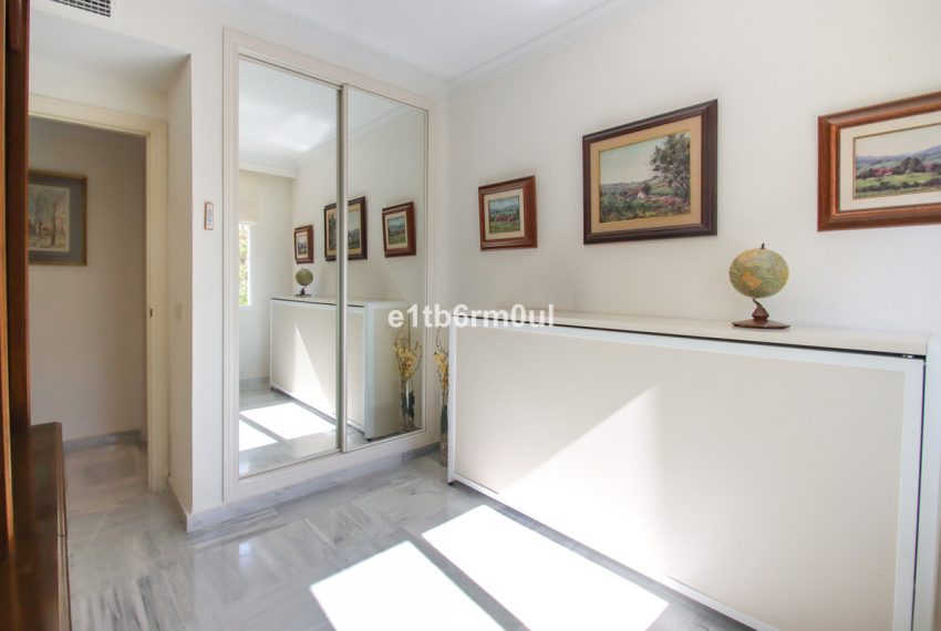 R5427409-Apartment-For-Sale-The-Golden-Mile-Middle-Floor-Apartment-3-Beds-131-Built-11