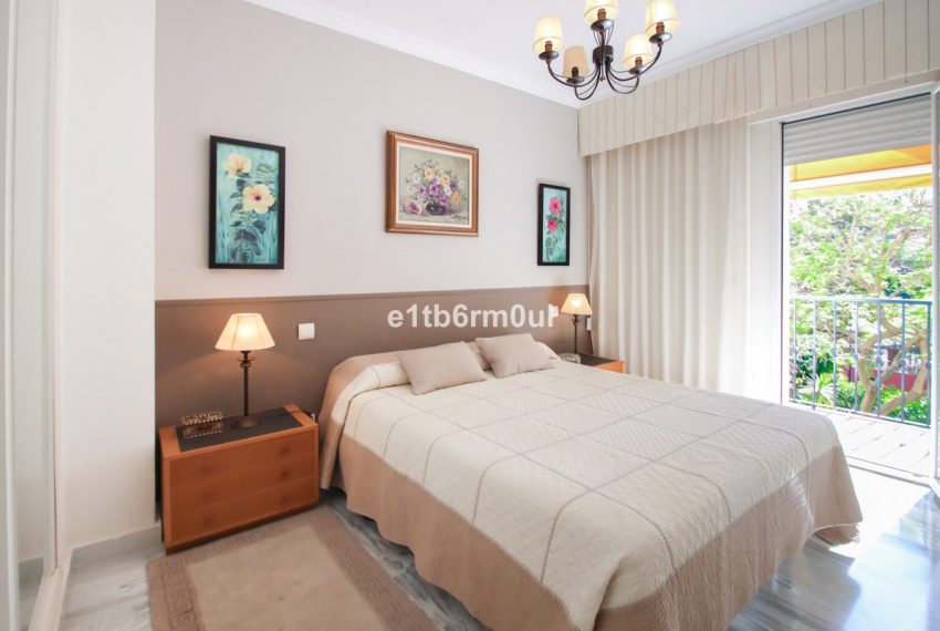 R5427409-Apartment-For-Sale-The-Golden-Mile-Middle-Floor-Apartment-3-Beds-131-Built-4