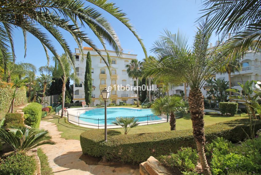 R5427409-Apartment-For-Sale-The-Golden-Mile-Middle-Floor-Apartment-3-Beds-131-Built