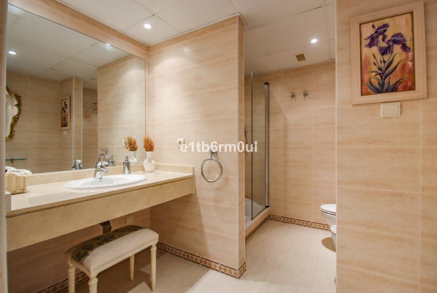 R5427409-Apartment-For-Sale-The-Golden-Mile-Middle-Floor-Apartment-3-Beds-131-Built-9