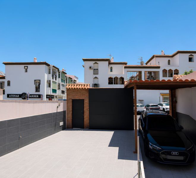 R5427613-Image 1-Townhouse - 4 Beds - 213 Built