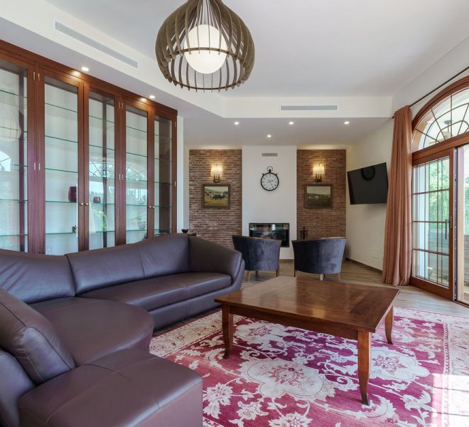 R5427643-Image 1-Detached Villa - 5 Beds - 598 Built