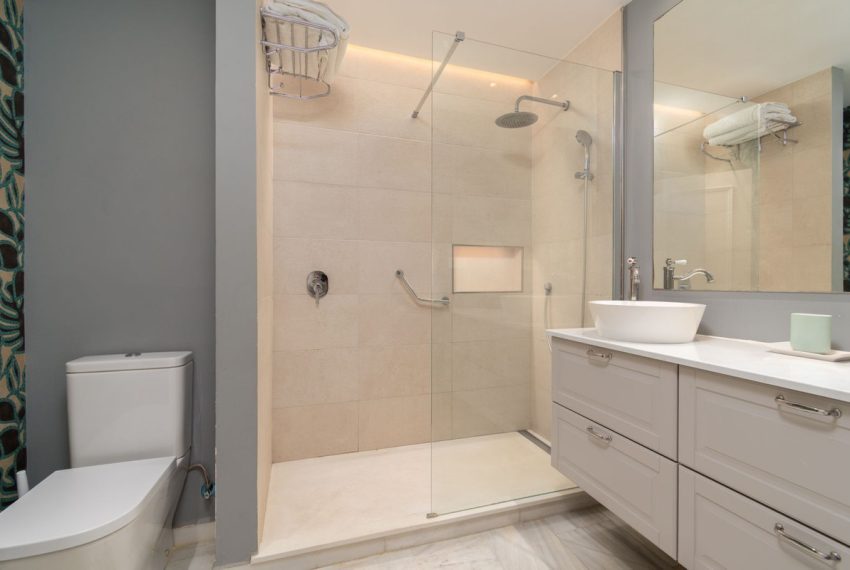 R5427682-Apartment-For-Sale-The-Golden-Mile-Middle-Floor-Apartment-1-Beds-72-Built-13