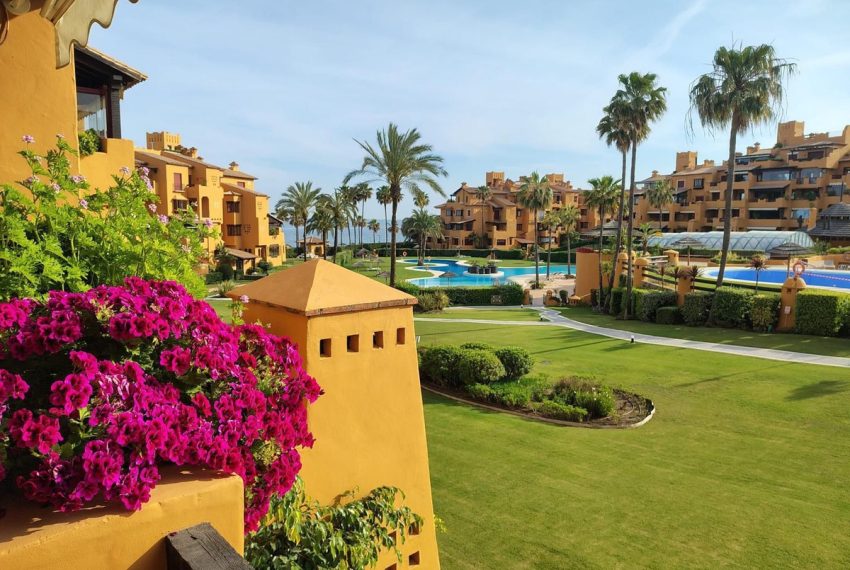 R5427805-Apartment-For-Sale-Estepona-Middle-Floor-Apartment-3-Beds-150-Built-1