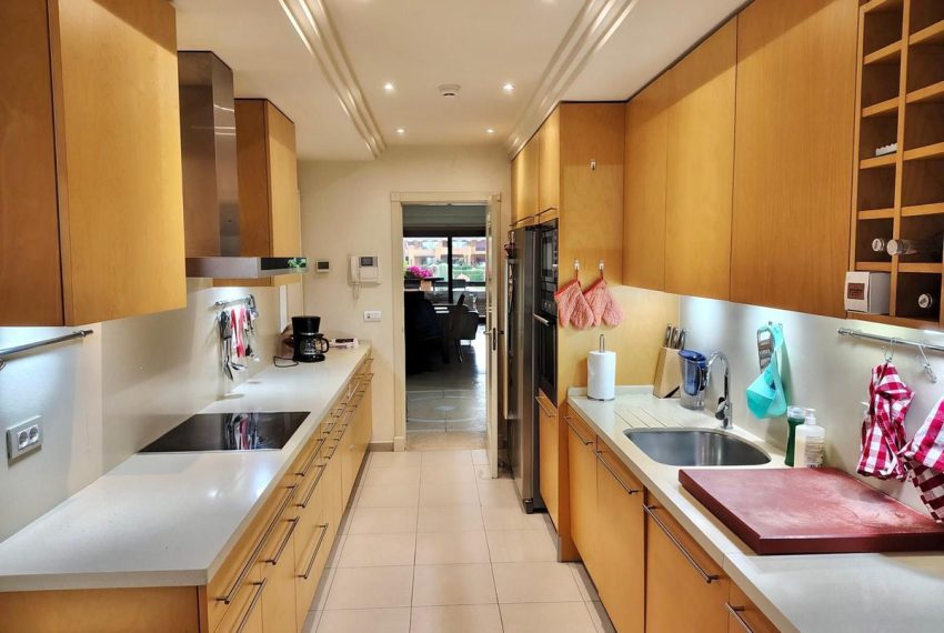 R5427805-Apartment-For-Sale-Estepona-Middle-Floor-Apartment-3-Beds-150-Built-12